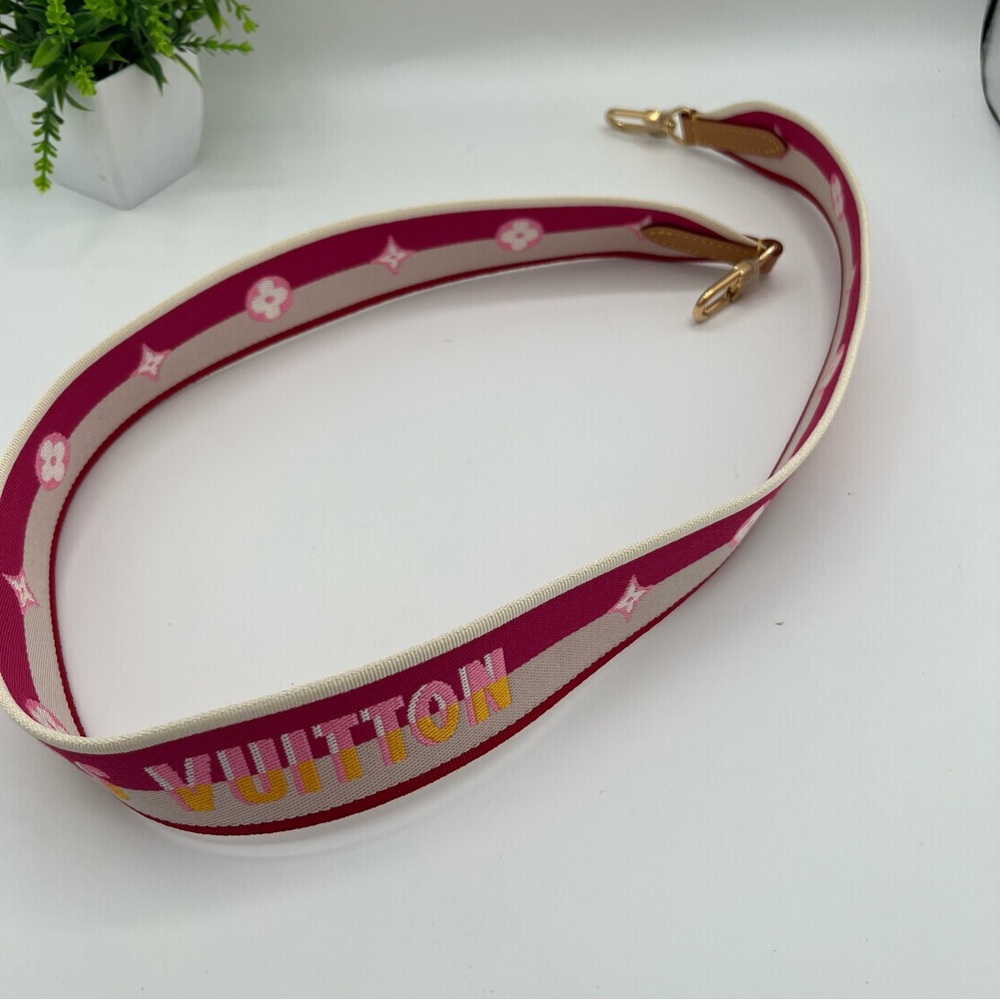 Louis Vuitton fushia jacquard pink strap new ❤️ - Picture 6 of 9